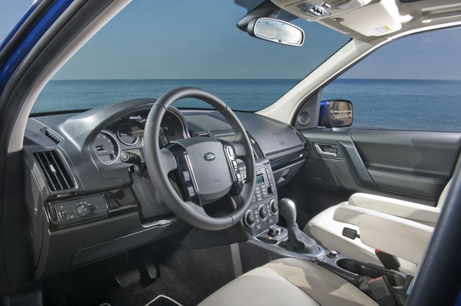  Land Rover Freelander 2 HSE i6 2011 года  (фото 11 из 29)